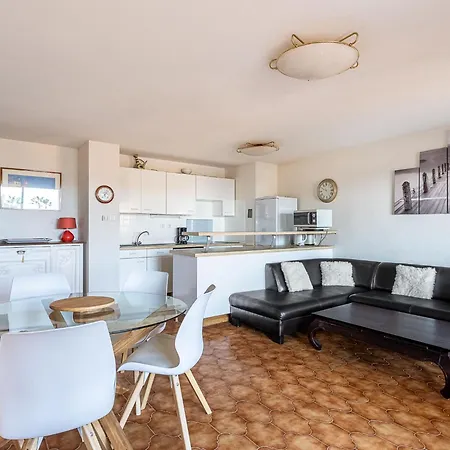 Les Regates-1 By Interhome Apartamento