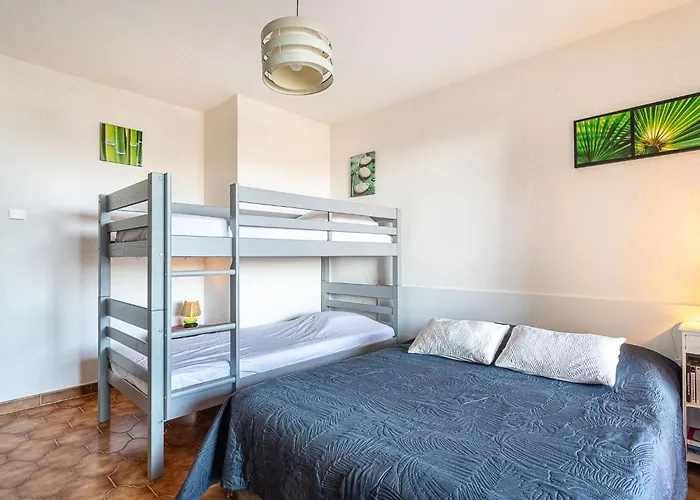 Les Regates-1 By Interhome * 耶尔