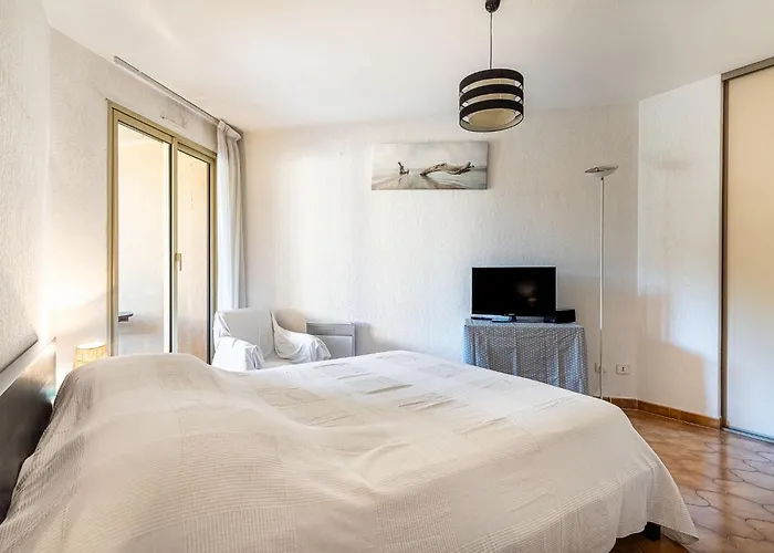 Les Regates-1 By Interhome 耶尔